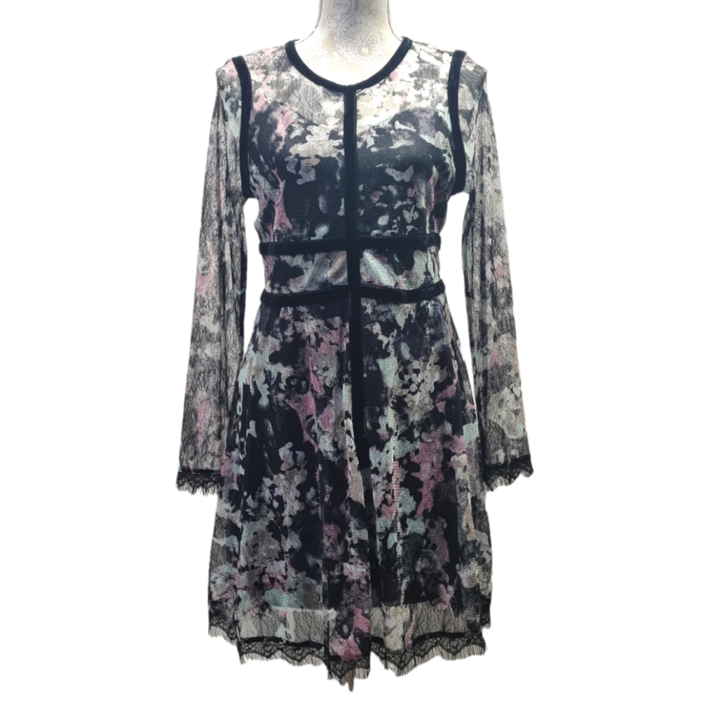 Elegant Floral Lace Dress